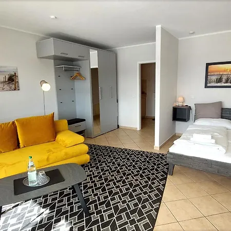 Schwan By Rujana Apartment