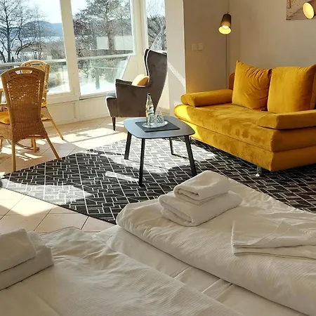 Apartment Schwan By Rujana Binz